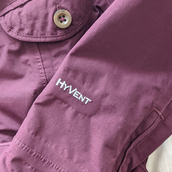 The North Face Fall Wine Raspberry Windbreaker with Removable Hood - Picture 8 of 10